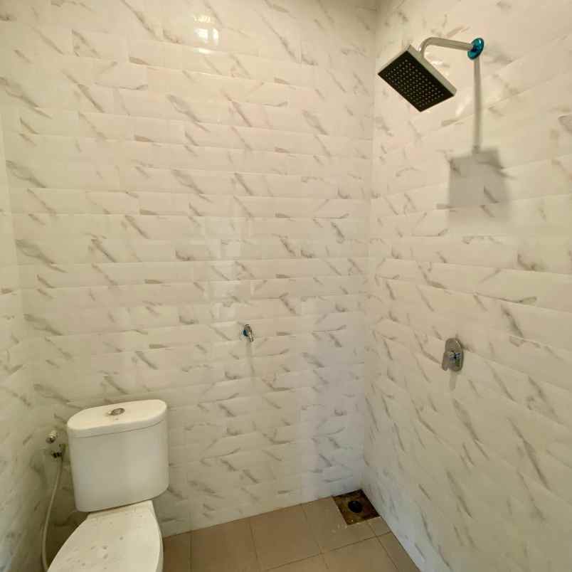 dijual rumah perumahan denaila park