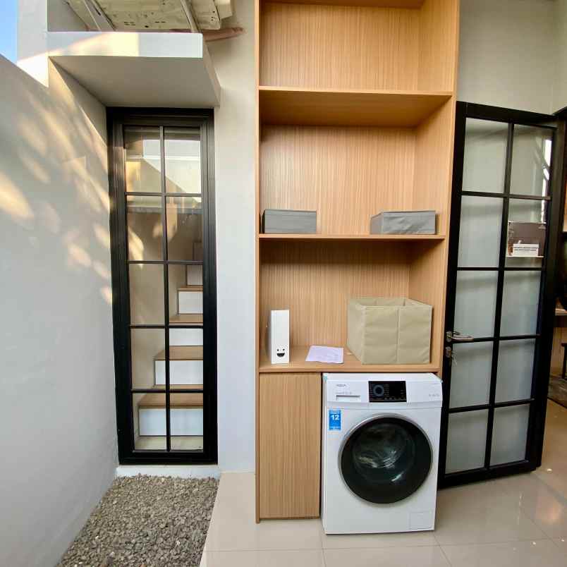 dijual rumah perumahan denaila park