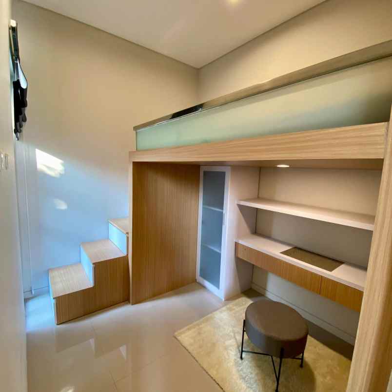 dijual rumah perumahan denaila park