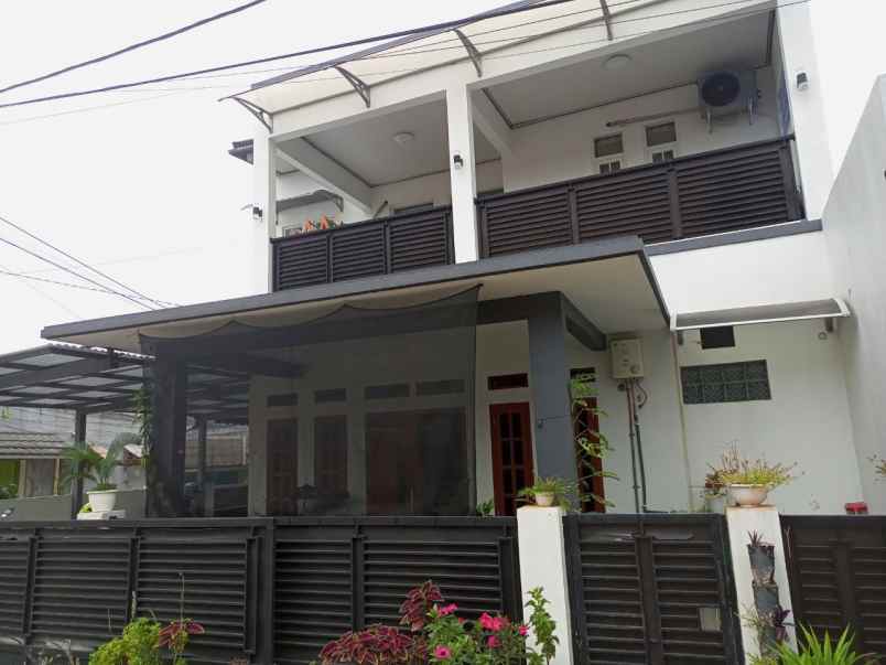 dijual rumah perumahan dian anyar