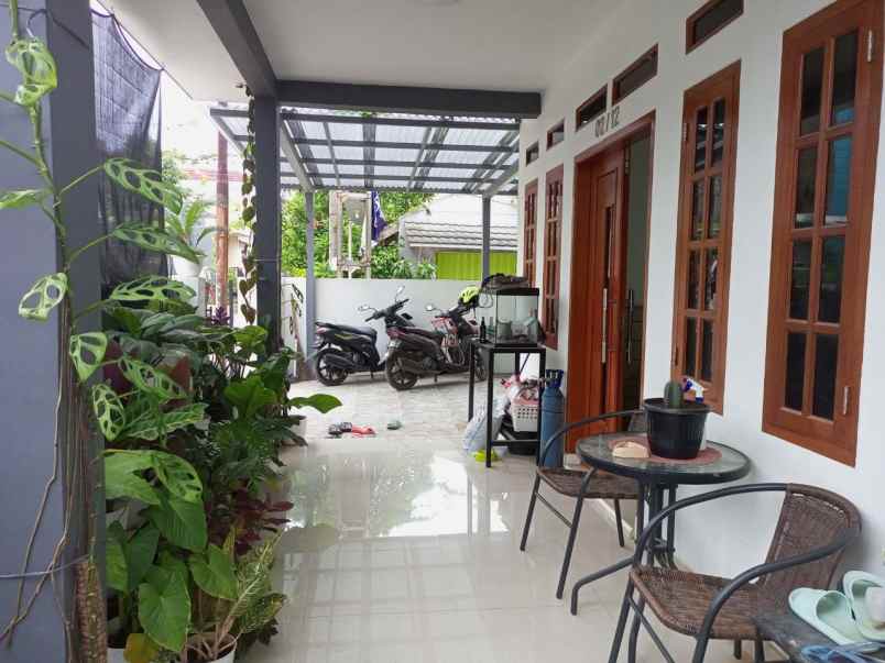 dijual rumah perumahan dian anyar