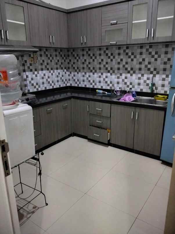 dijual rumah perumahan gayung kebonsari