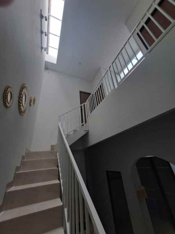 dijual rumah perumahan mayang pratama