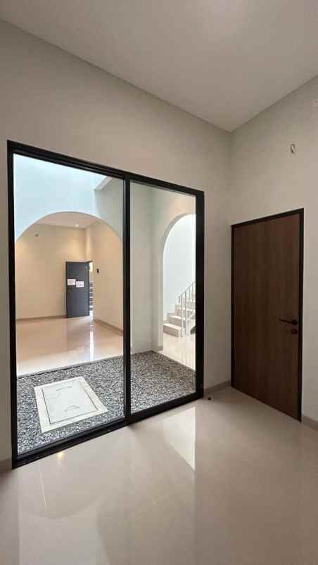 dijual rumah perumahan mayang pratama