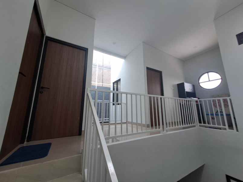 dijual rumah perumahan mayang pratama