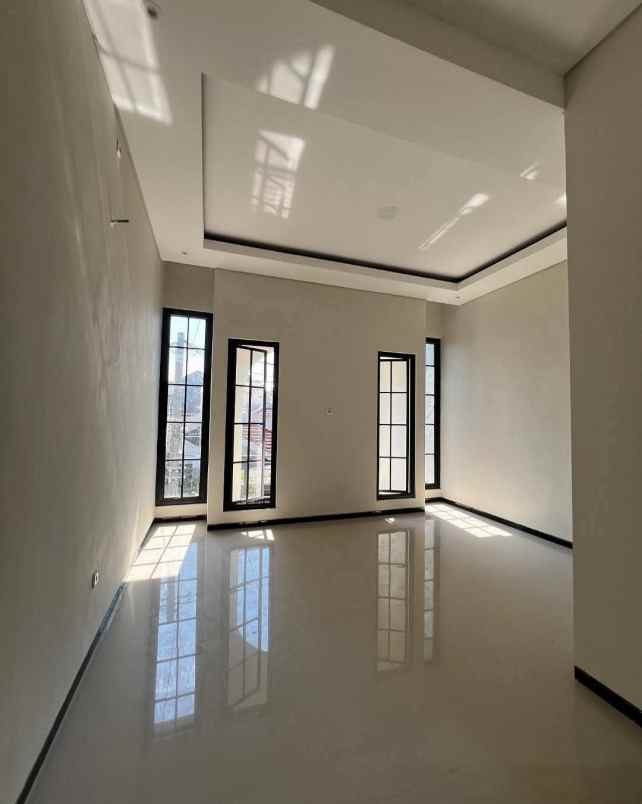 dijual rumah perumahan nirwana