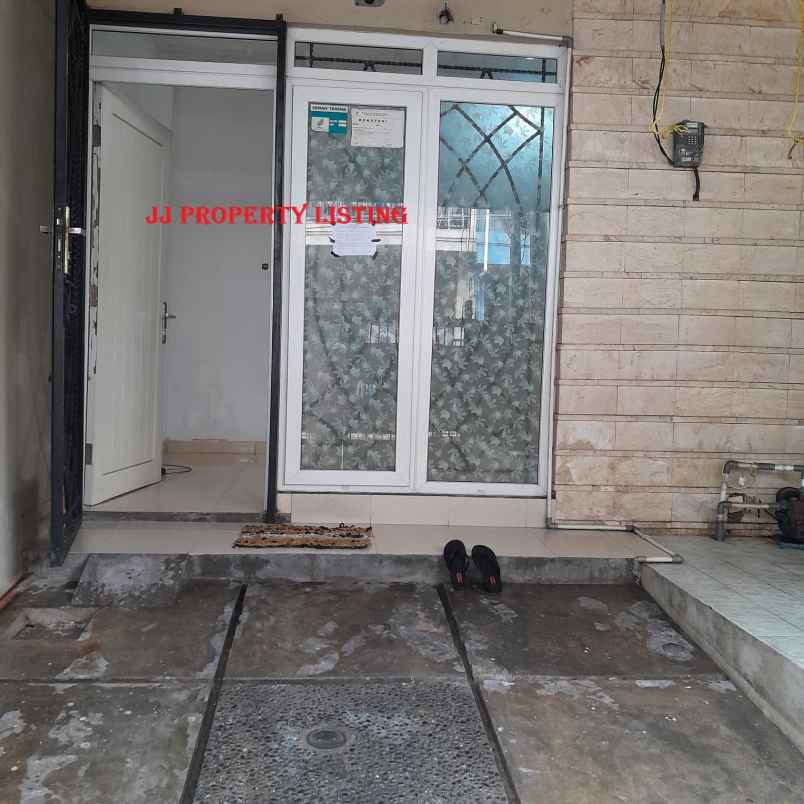 dijual rumah perumahan park residence