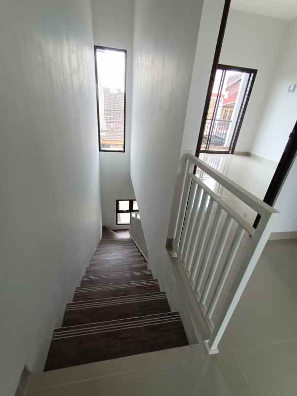 dijual rumah perumahan permata pamulang