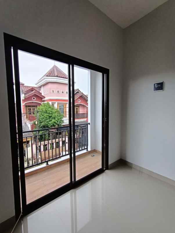 dijual rumah perumahan permata pamulang