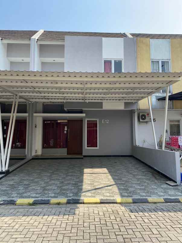 dijual rumah perumahan premier village