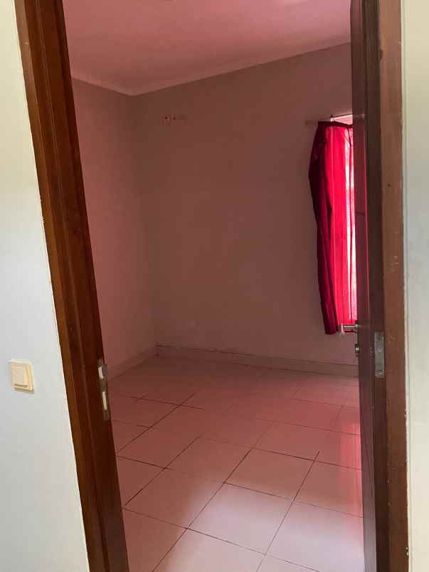 dijual rumah perumahan premier village