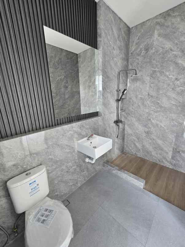 dijual rumah perumahan tambak medokan