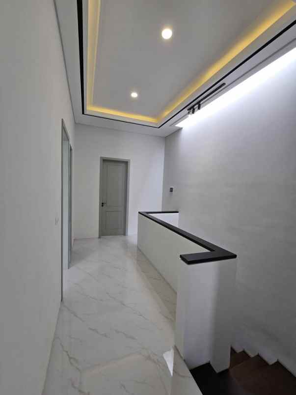 dijual rumah perumahan tambak medokan