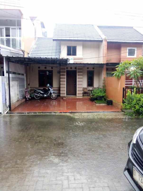 dijual rumah pinus regency bandung