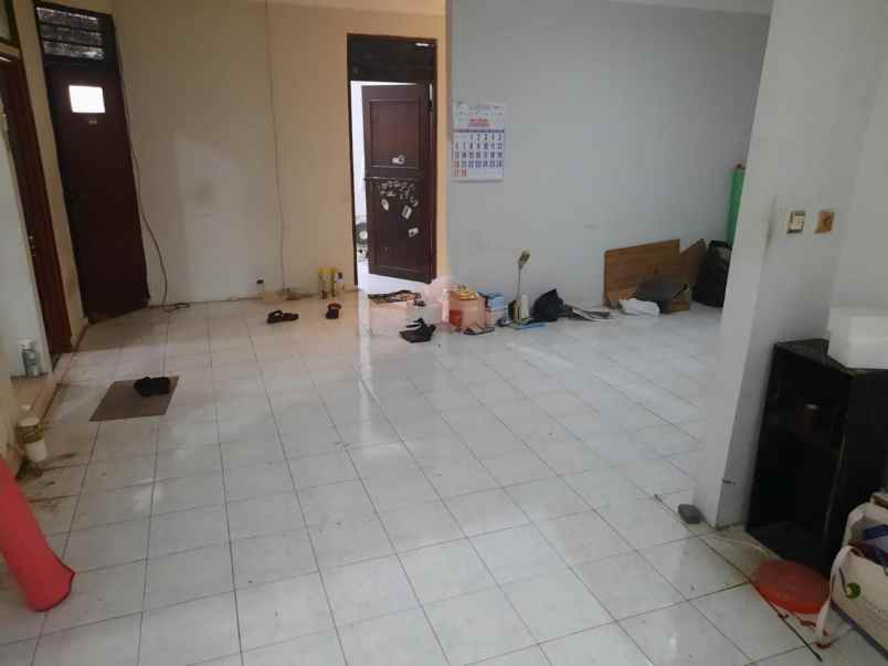 dijual rumah pisangan