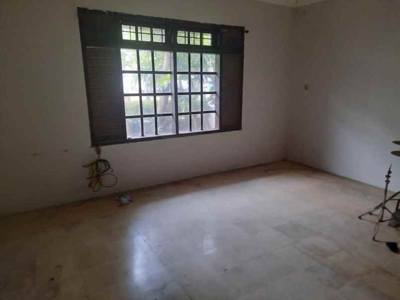 dijual rumah pisangan