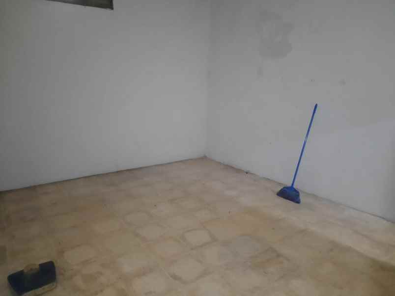 dijual rumah pisangan