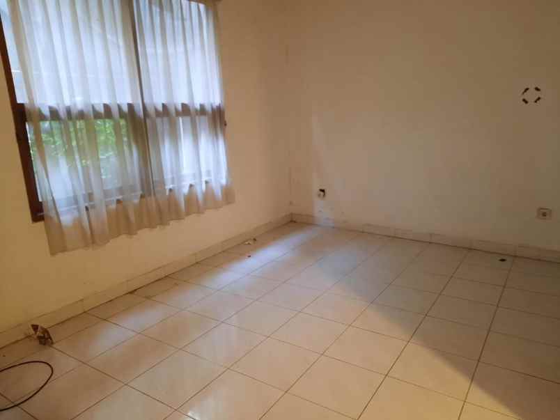 dijual rumah pisangan