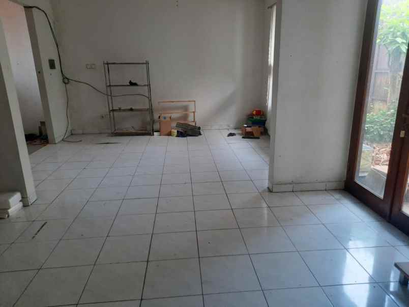 dijual rumah pisangan