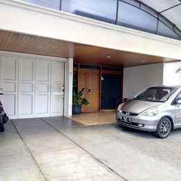 dijual rumah plus kos kosan di bandung