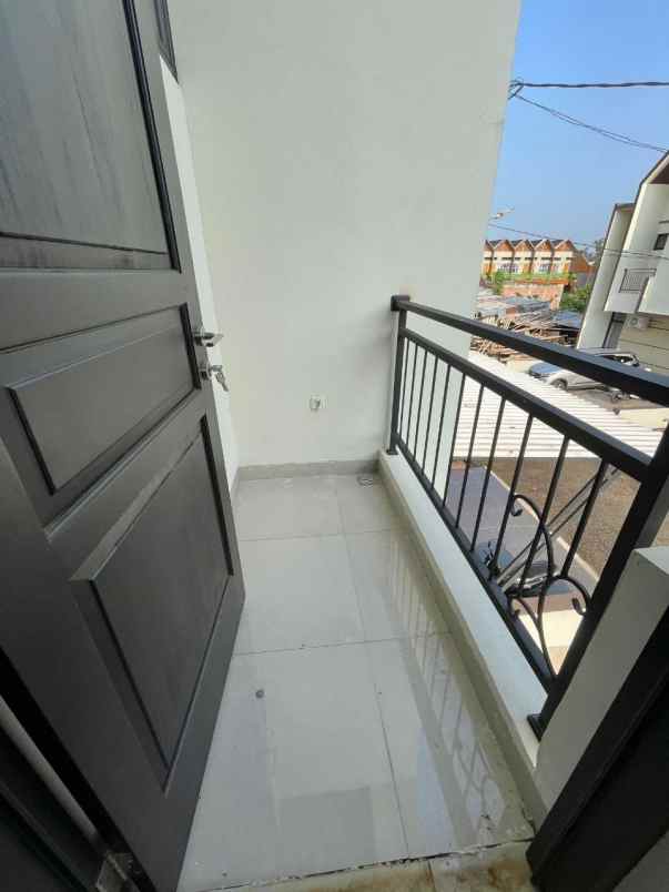 dijual rumah pondok benda