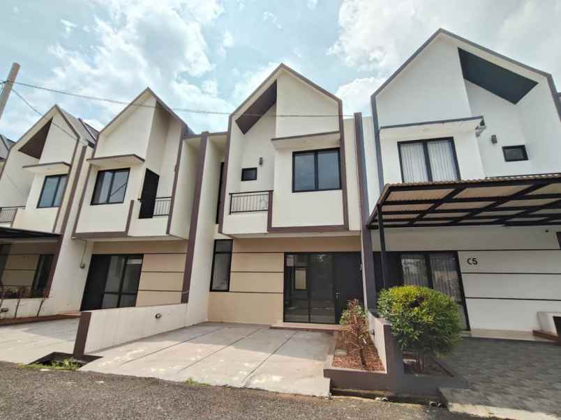 dijual rumah pondok benda