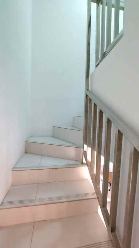 dijual rumah pondok gading residence