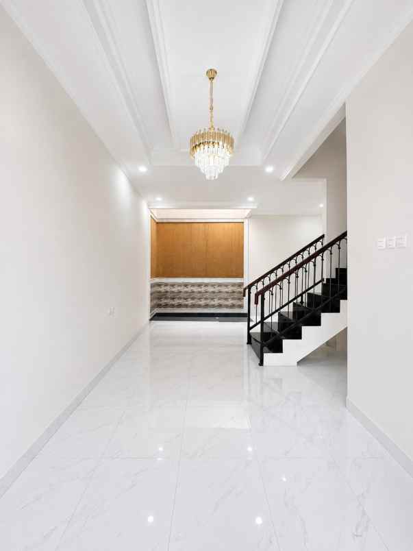dijual rumah pondok gede