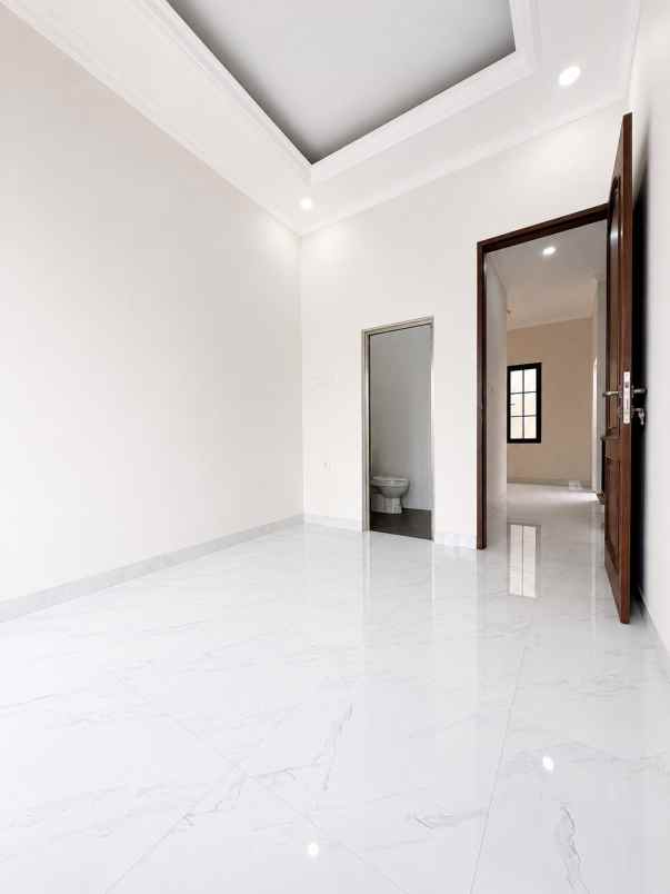 dijual rumah pondok gede