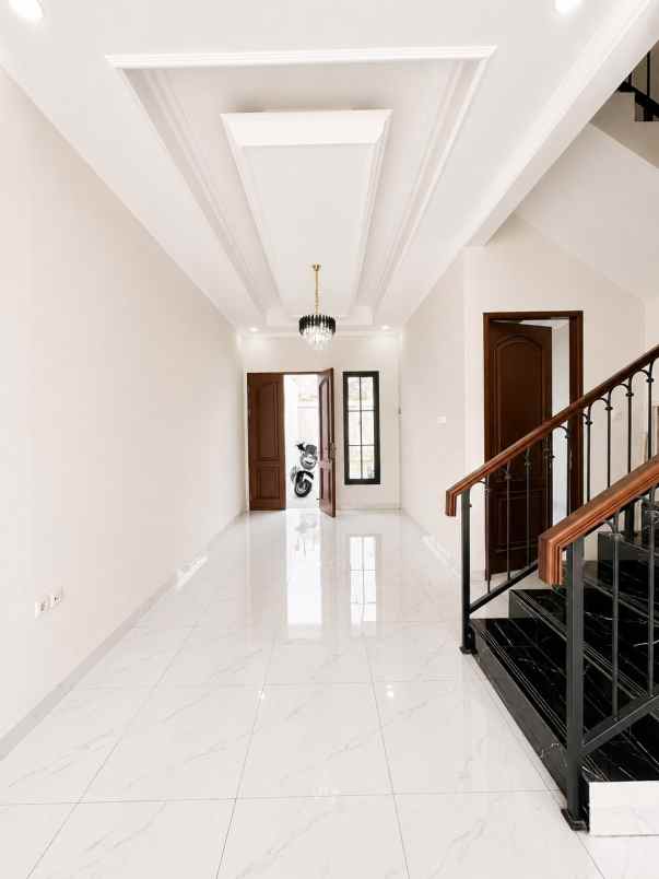 dijual rumah pondok gede