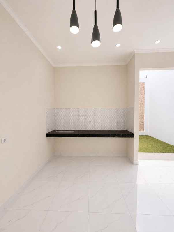 dijual rumah pondok gede