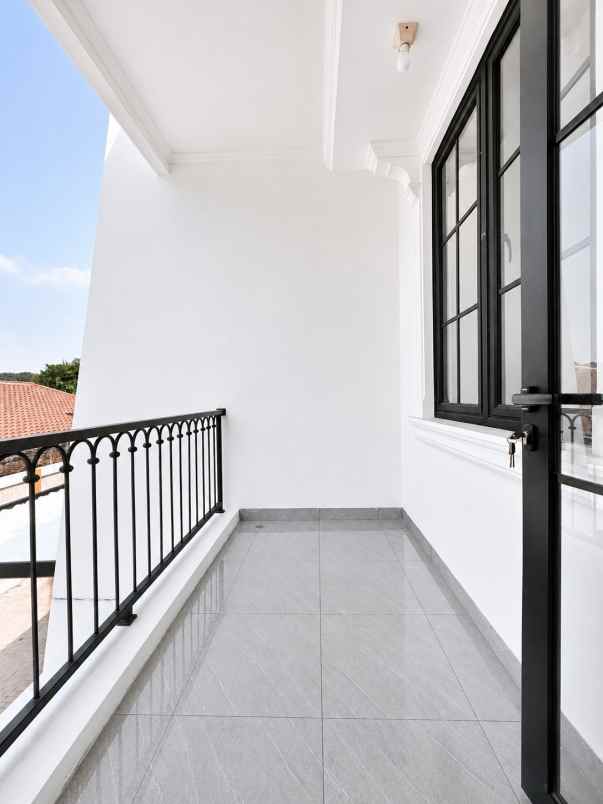 dijual rumah pondok gede