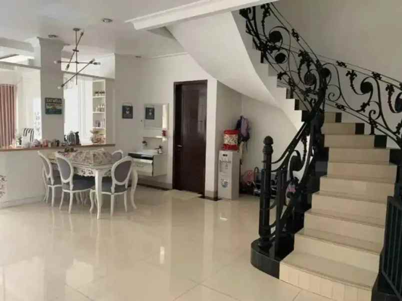 dijual rumah pondok kelapa