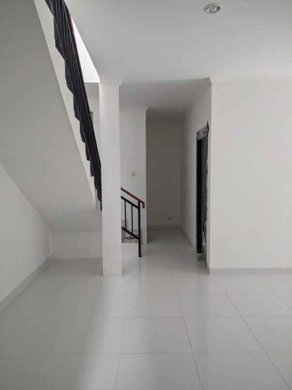 dijual rumah pondok pucung