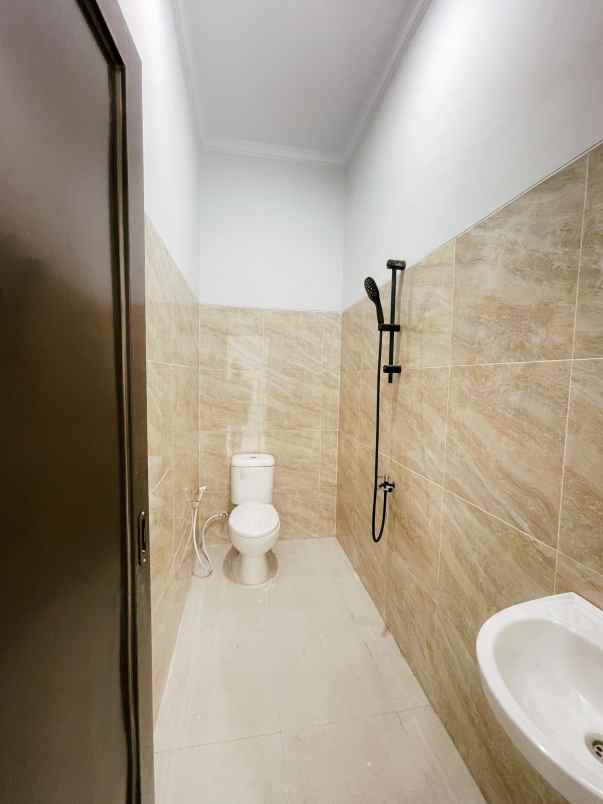 dijual rumah pondok ungu permai sektor