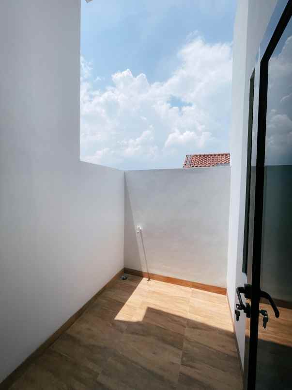 dijual rumah pondok ungu permai sektor