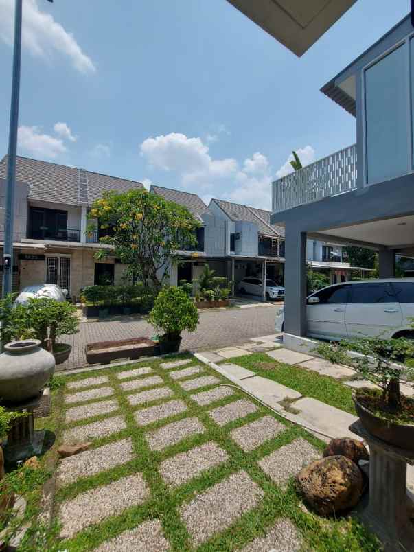 dijual rumah premier riviera jatinegara