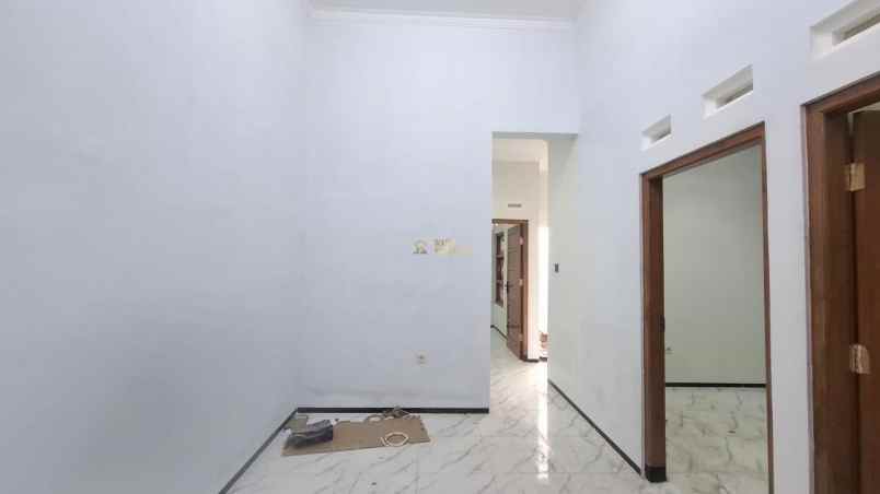 dijual rumah purwomartani
