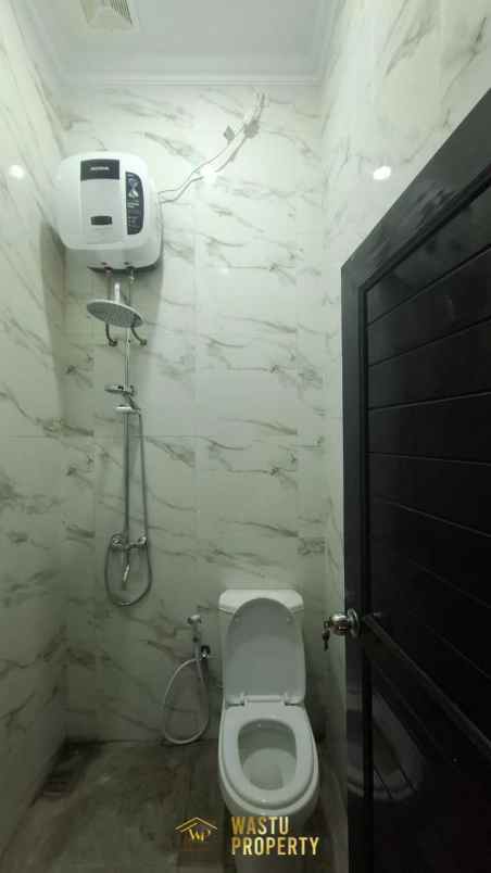 dijual rumah purwomartani