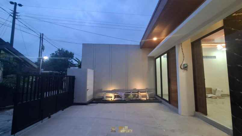 dijual rumah purwomartani