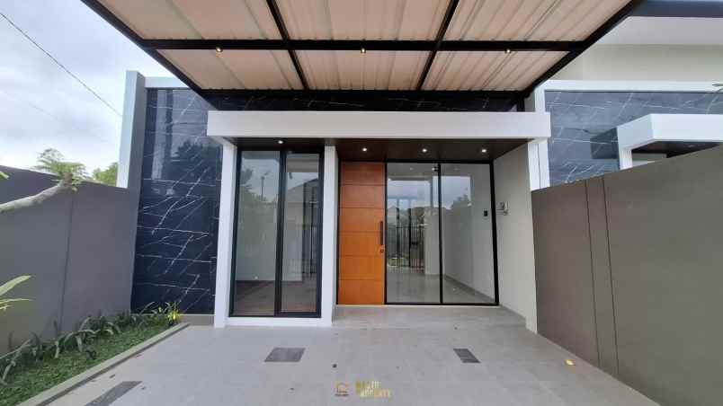 dijual rumah purwomartani kalasan