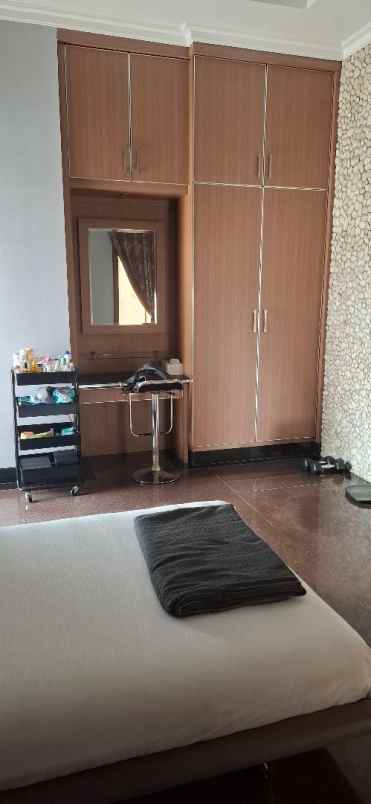 dijual rumah raffles hills cibubur