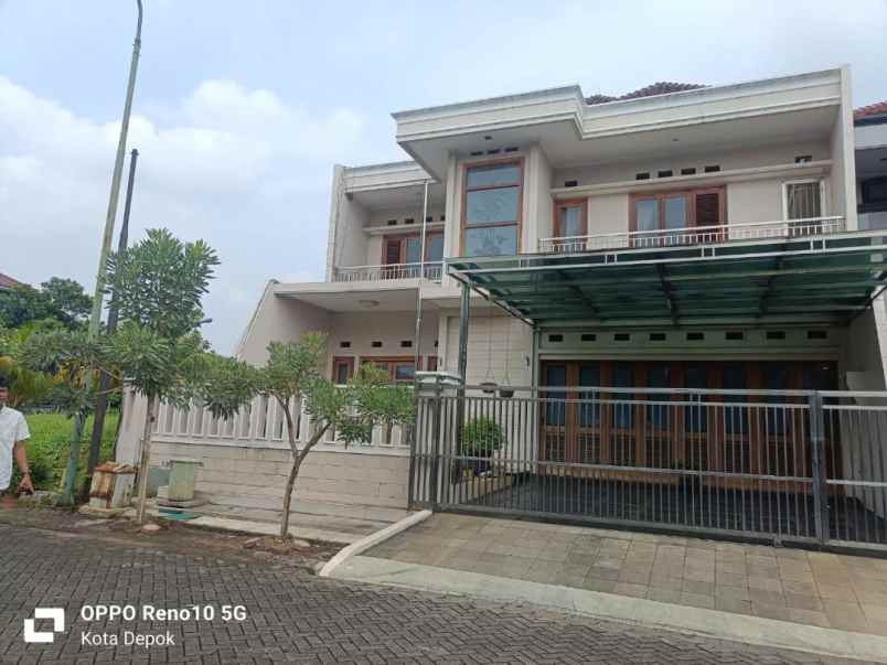 dijual rumah raffles hills cibubur