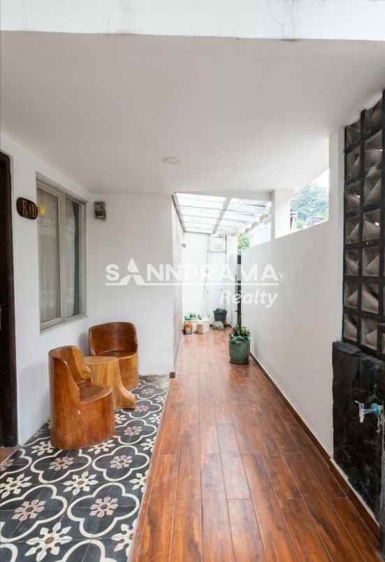dijual rumah ratu jaya