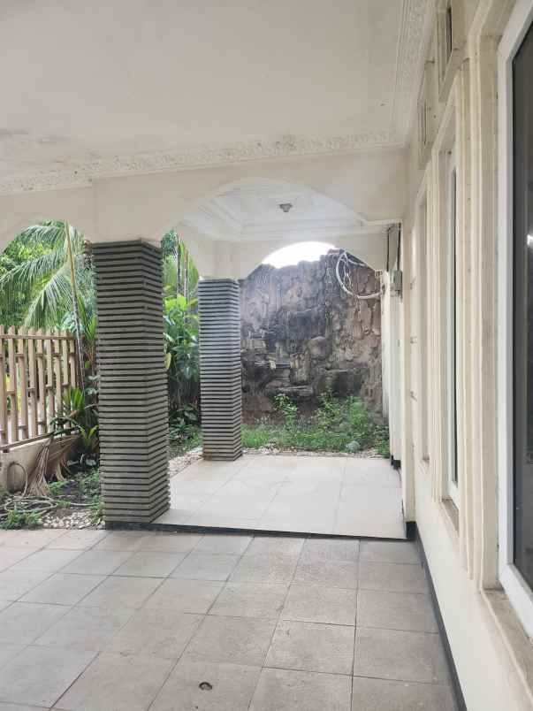 dijual rumah rawalumbu