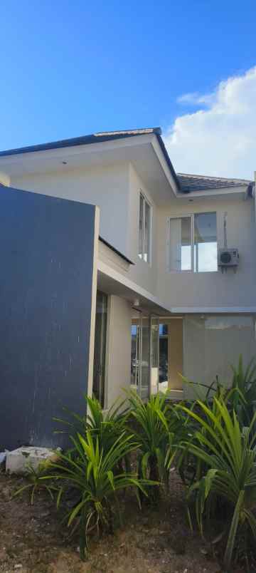 dijual rumah royal residence