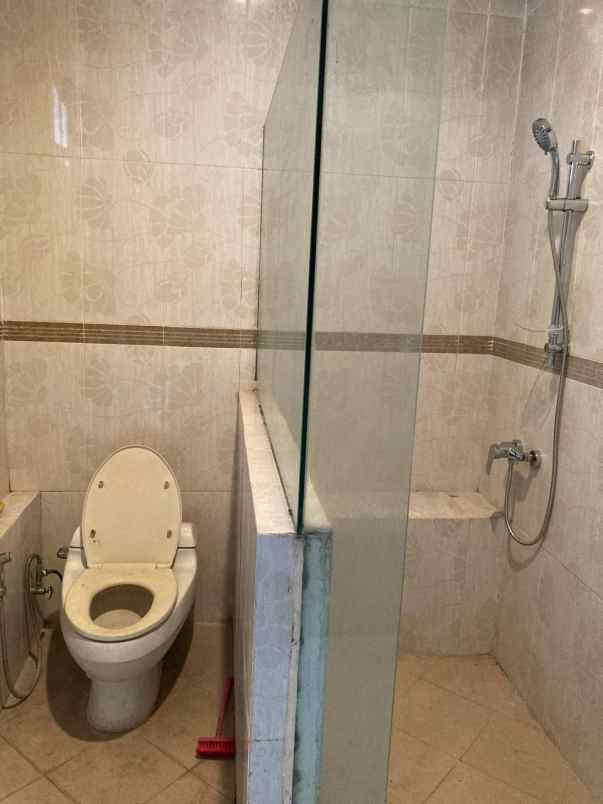 dijual rumah rumah kutisari indah utara