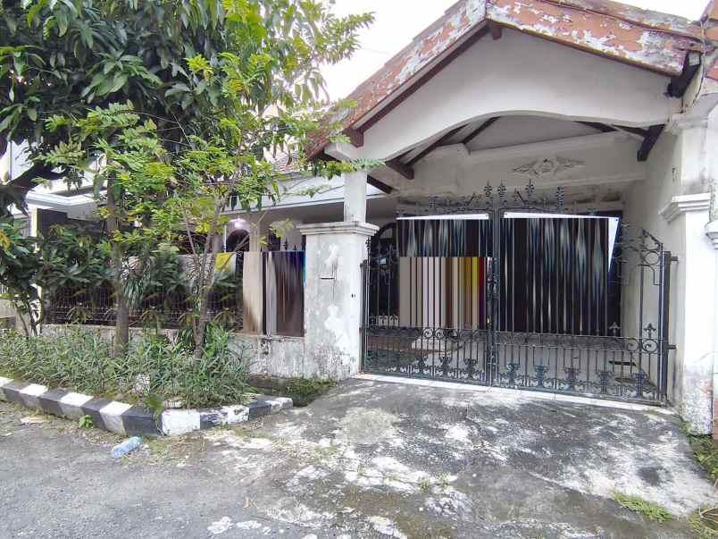 dijual rumah rungkut asri