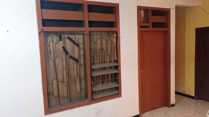 dijual rumah rungkut asri