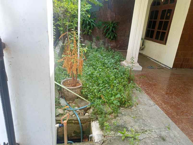 dijual rumah rungkut asri